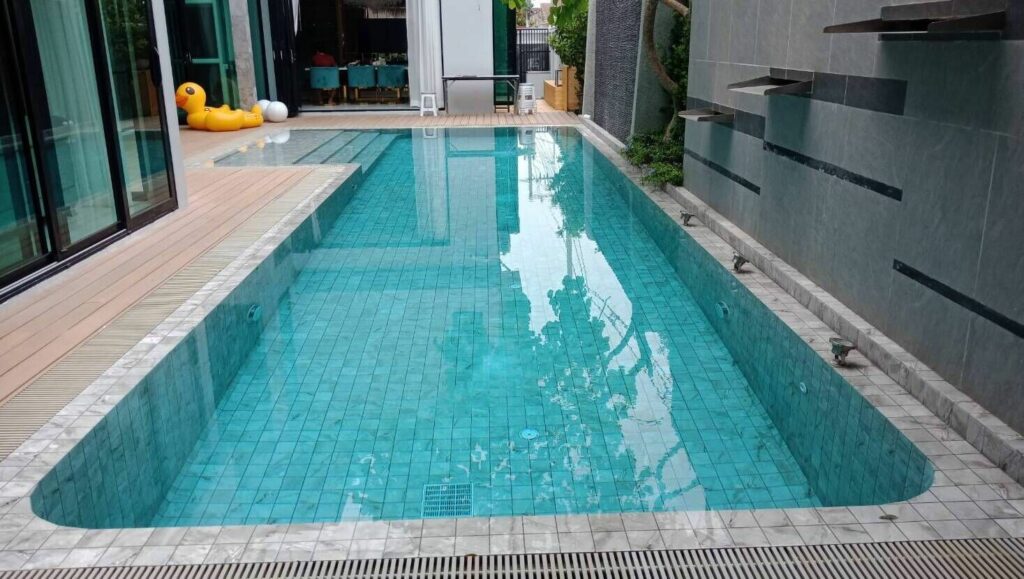 Khun Aey Ladphao 02 1636018089865